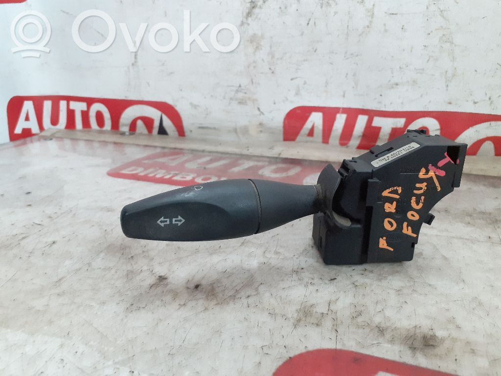 Ford Focus Front indicator light 