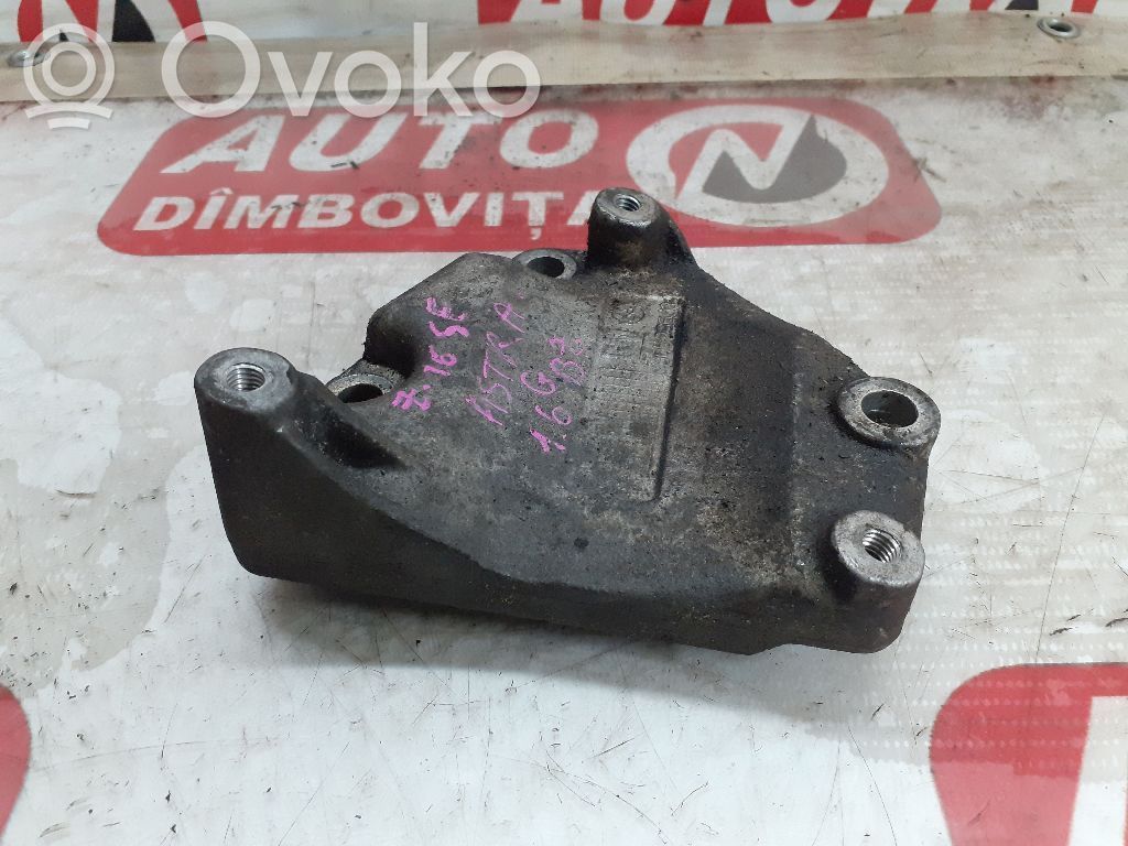 Opel Astra G Engine mount bracket 