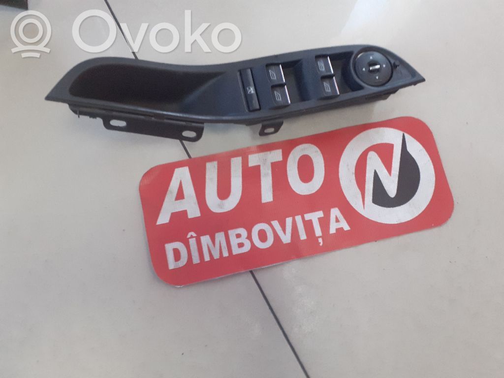 Electric window control switch   FOR103664