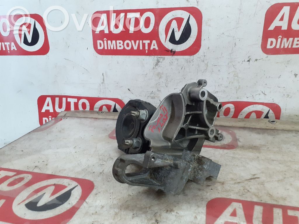 Ford Focus Engine mounting bracket 