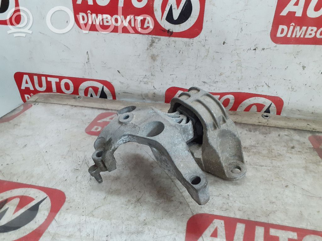 Dacia Logan I Engine mount bracket 
