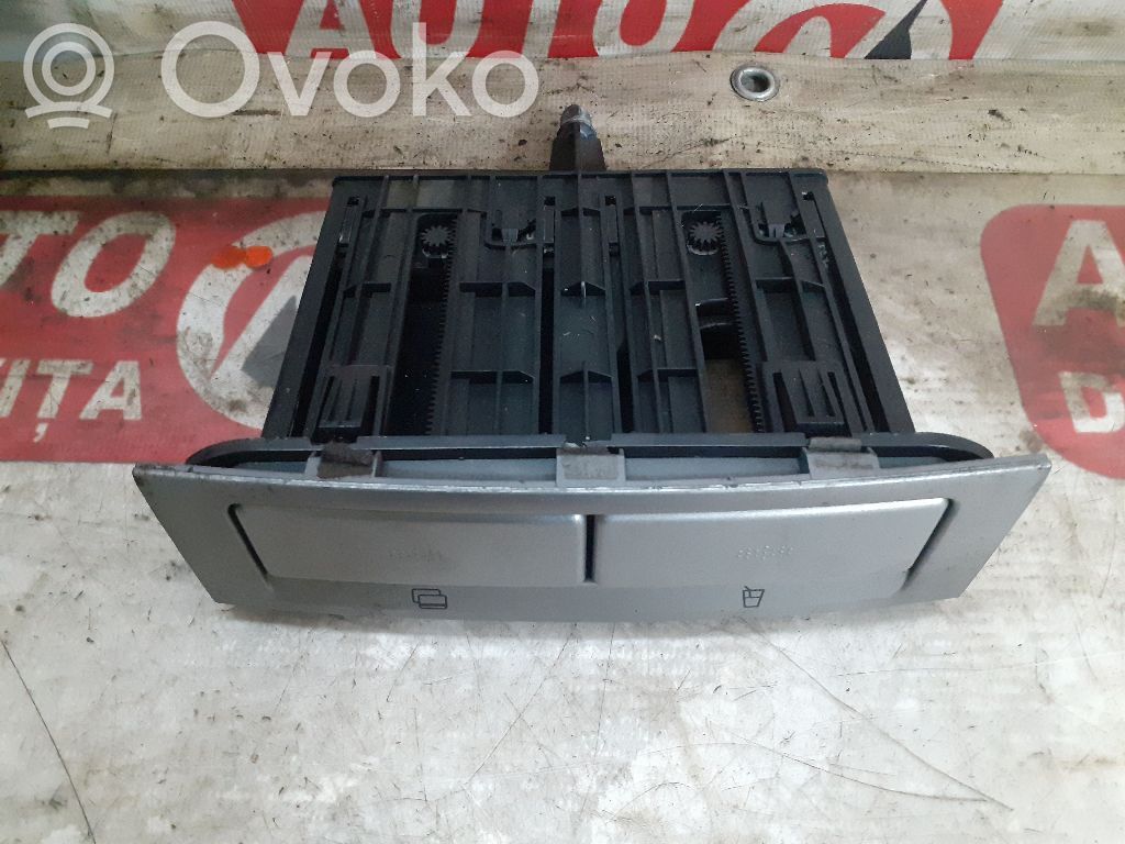 Alfa Romeo 147 Moottorin kiinnikekorvake 