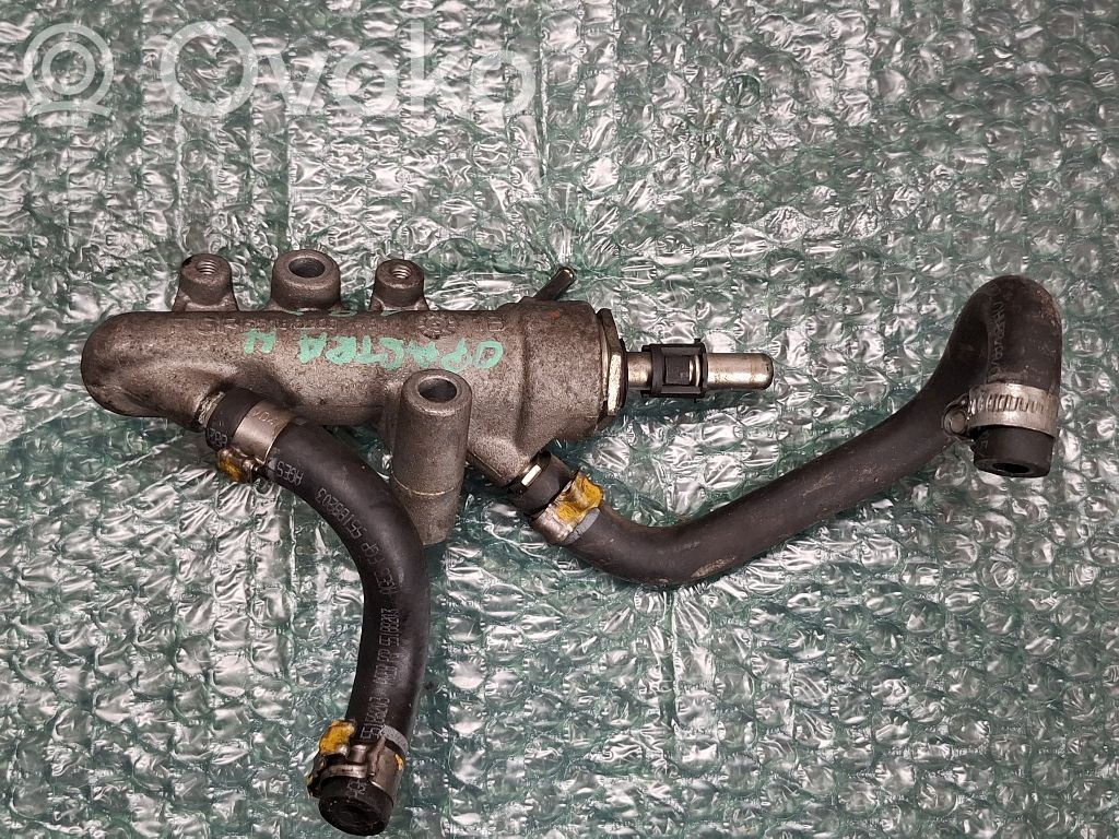 Opel Astra H Regulador de presión del combustible 