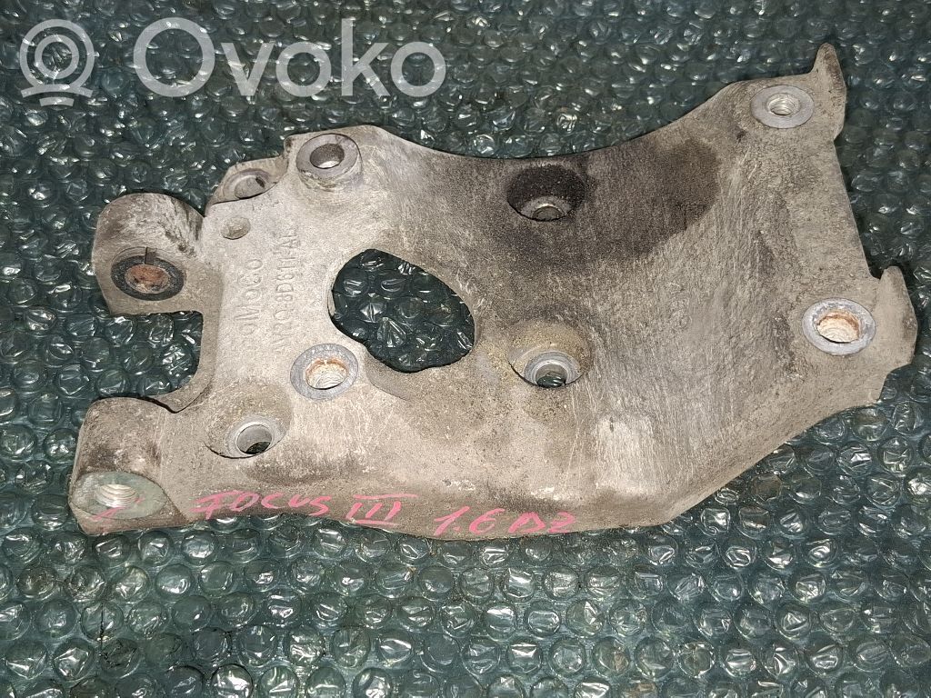 Engine mount bracket   AV2Q8D611AB,8D611
