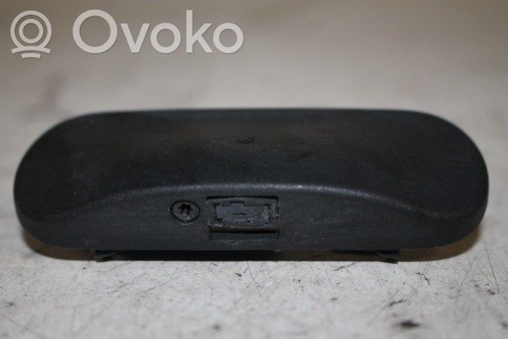 Audi Q7 4M Dysza spryskiwacza szyby przedniej / czołowej 