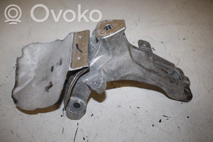 Audi Q5 SQ5 8R Engine mount bracket 