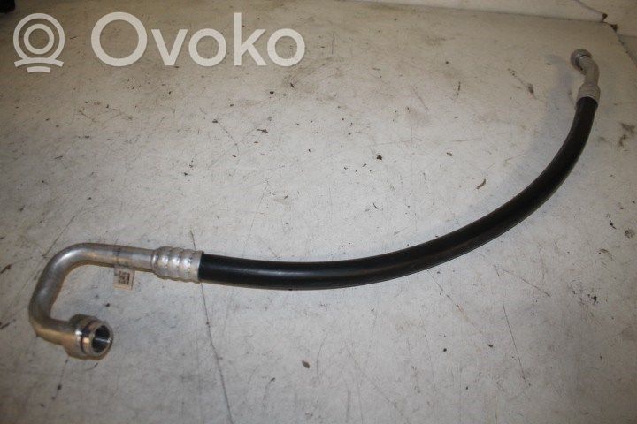 Audi A4 S4 B9 Ilmastointilaitteen putki (A/C) 