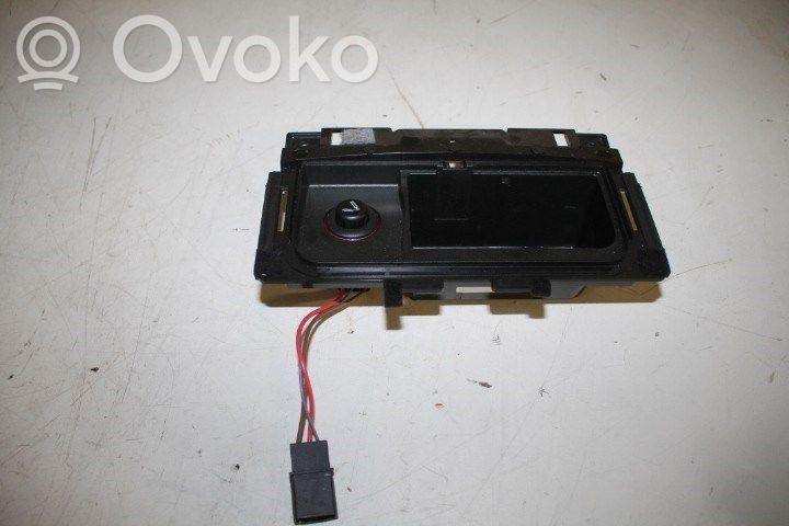 Audi A6 S6 C6 4F Popielniczka przednia tunelu środkowego 