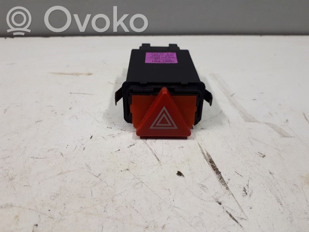 Audi A8 S8 D2 4D Botón interruptor de luz de peligro 