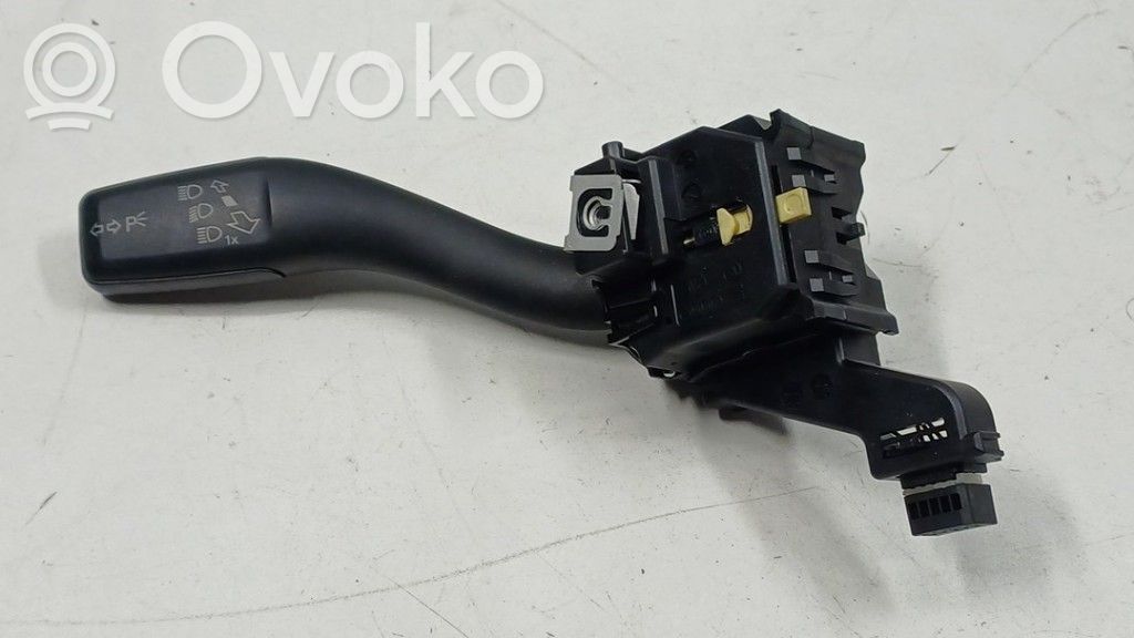 Audi A3 S3 8P Interruptores/botones de la columna de dirección 