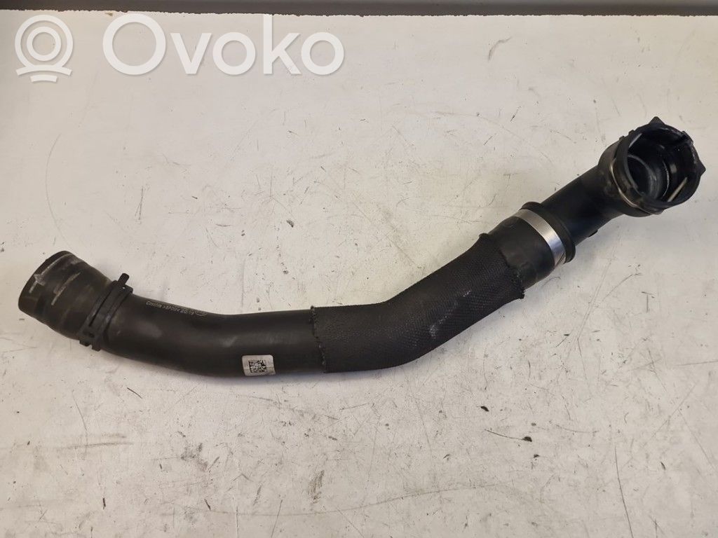 Audi A4 S4 B9 Moottorin vesijäähdytyksen putki/letku 