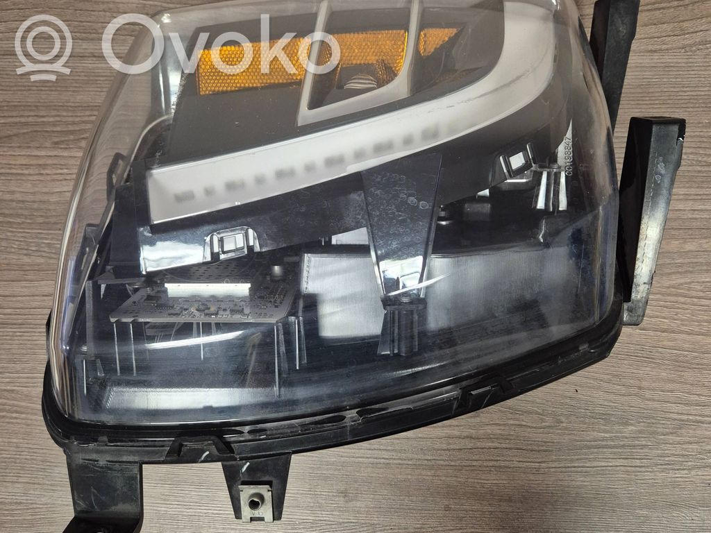 Tesla Model X Etusumuvalo 