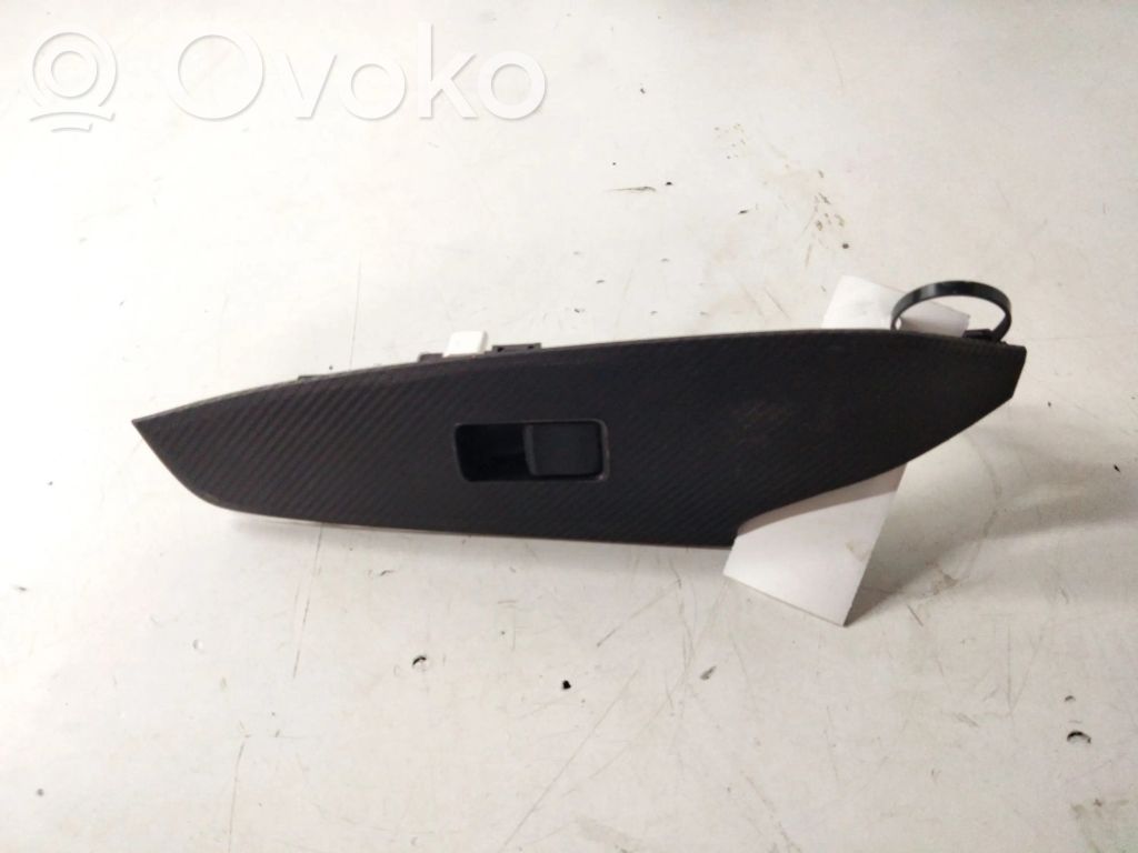 Electric window control switch   KD3566370