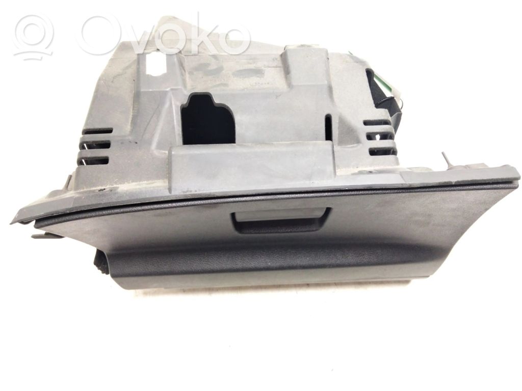 Guantera   AG9T48781
