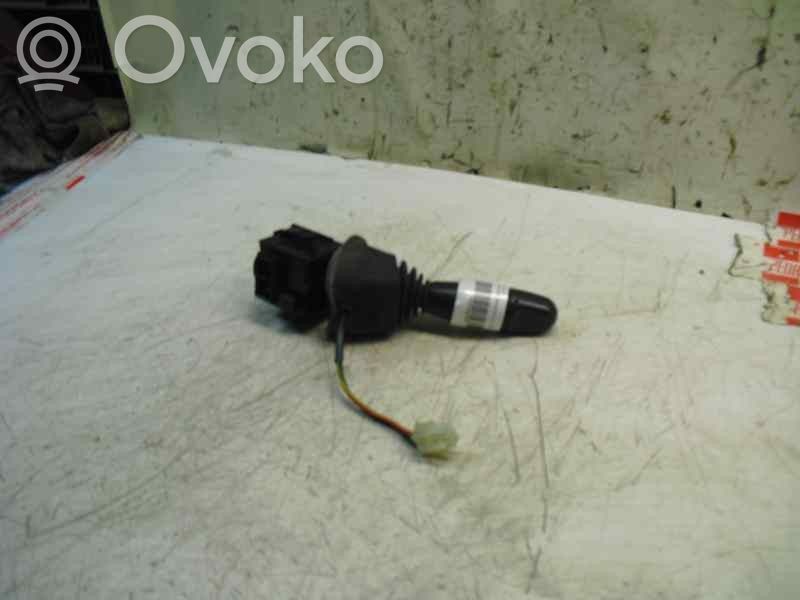 Daewoo Nubira Interrupteur d'éclairage de la cabine dans le panneau 