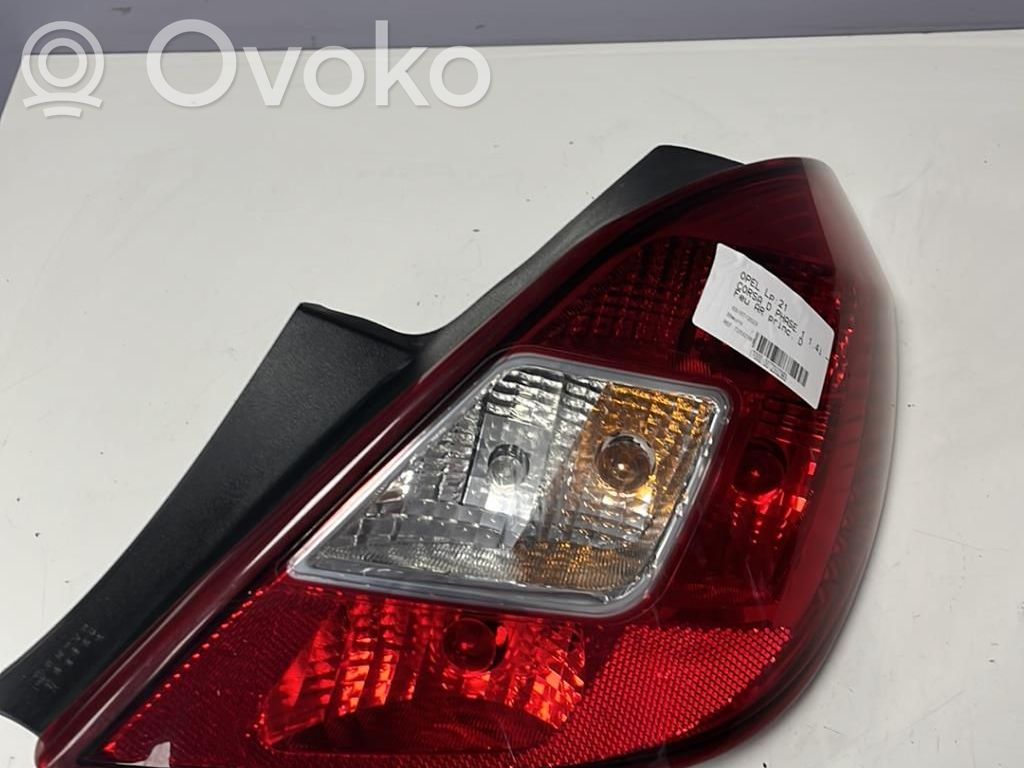 Opel Corsa D Aizmugurējais lukturis virsbūvē 