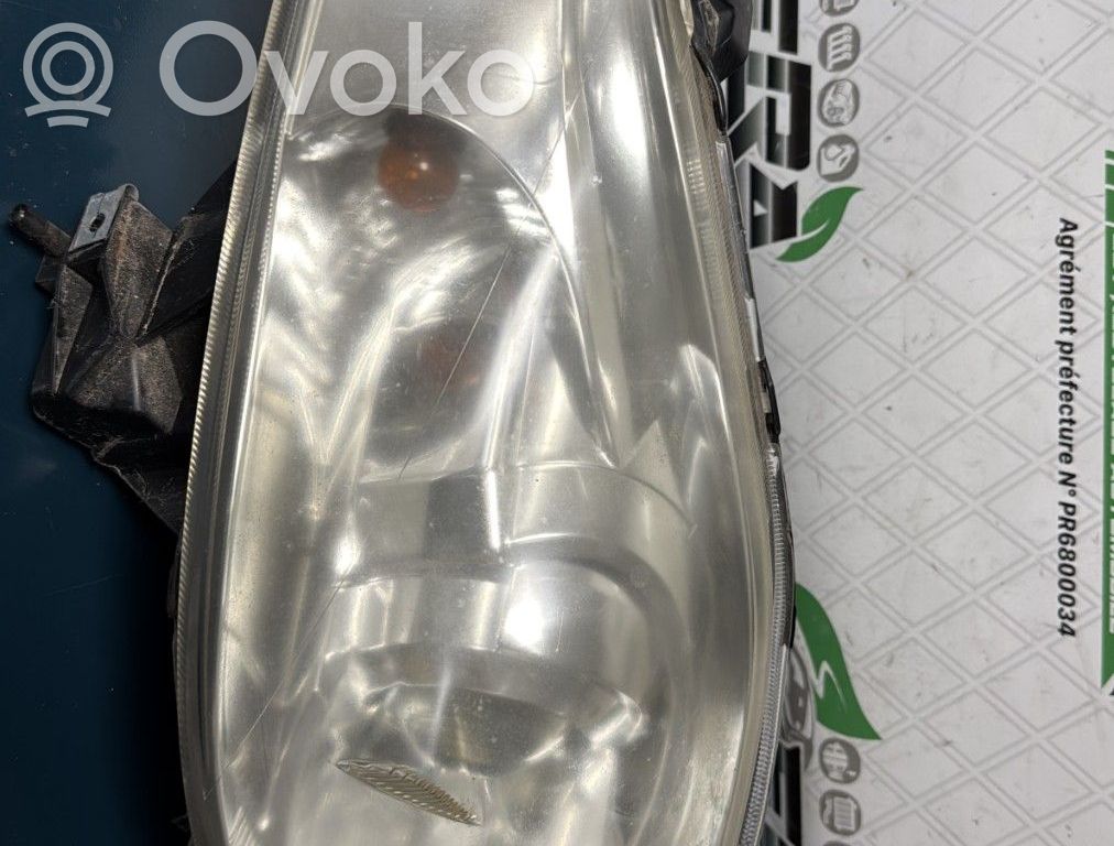 Mazda 5 Priekinis žibintas 
