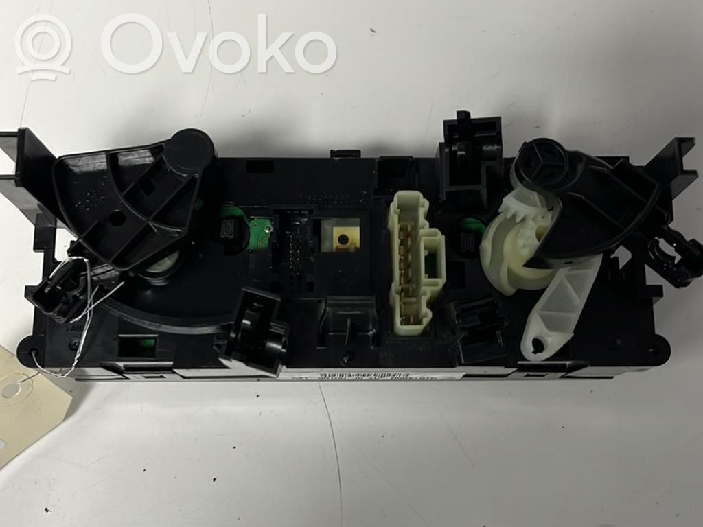 Peugeot 207 Climate control unit 