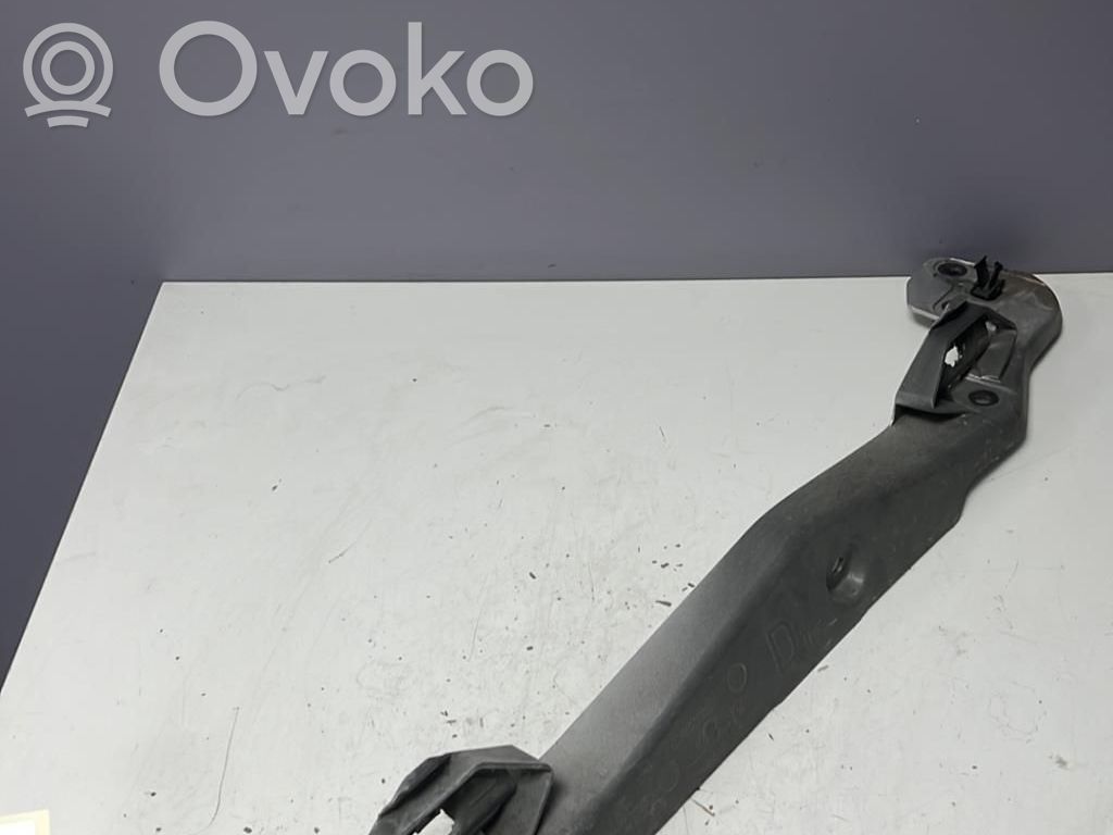 Fender mounting bracket