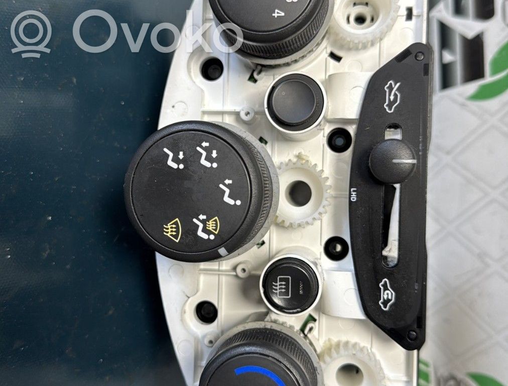 Chevrolet Spark Climate control unit 