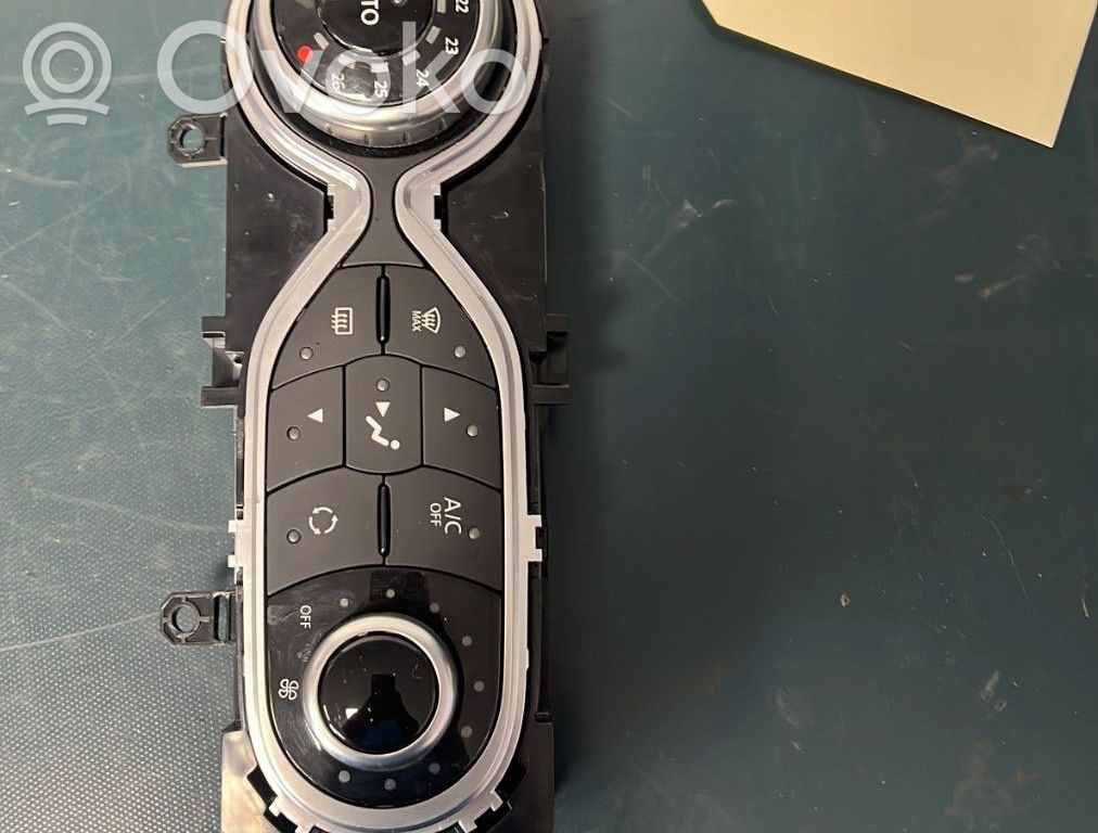 Renault Captur Climate control unit 