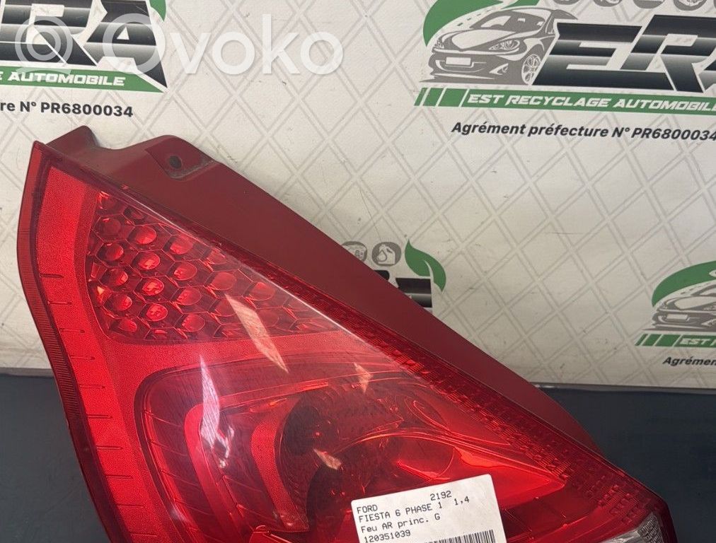 Ford Fiesta Aizmugurējais lukturis virsbūvē 