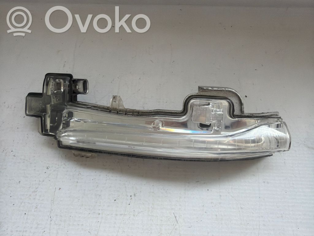 Volvo V60 Mirror indicator light 