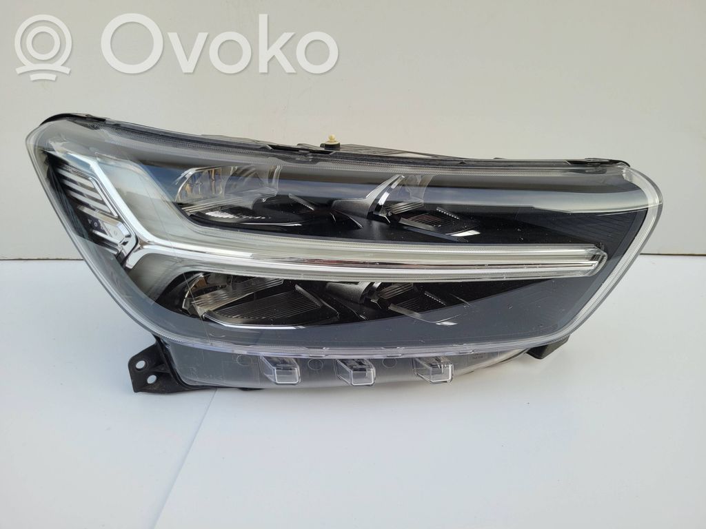 Volvo XC40 Scheinwerfer 