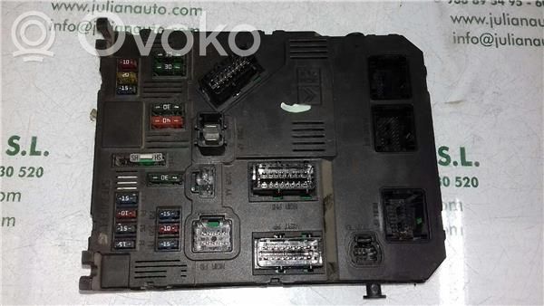 Peugeot 206 Fuse module 