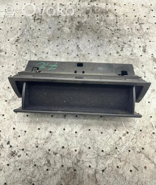 Ashtray (front)   UUL0MQQY