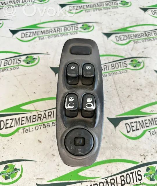 Electric window control switch   8RVFC8AM