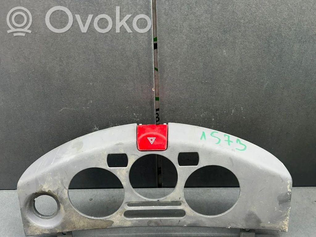 Nissan Micra Bouton SOS 