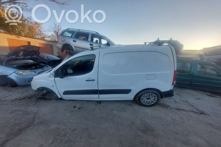 Dzinēja pārsegs (vāks)   DCMBP791