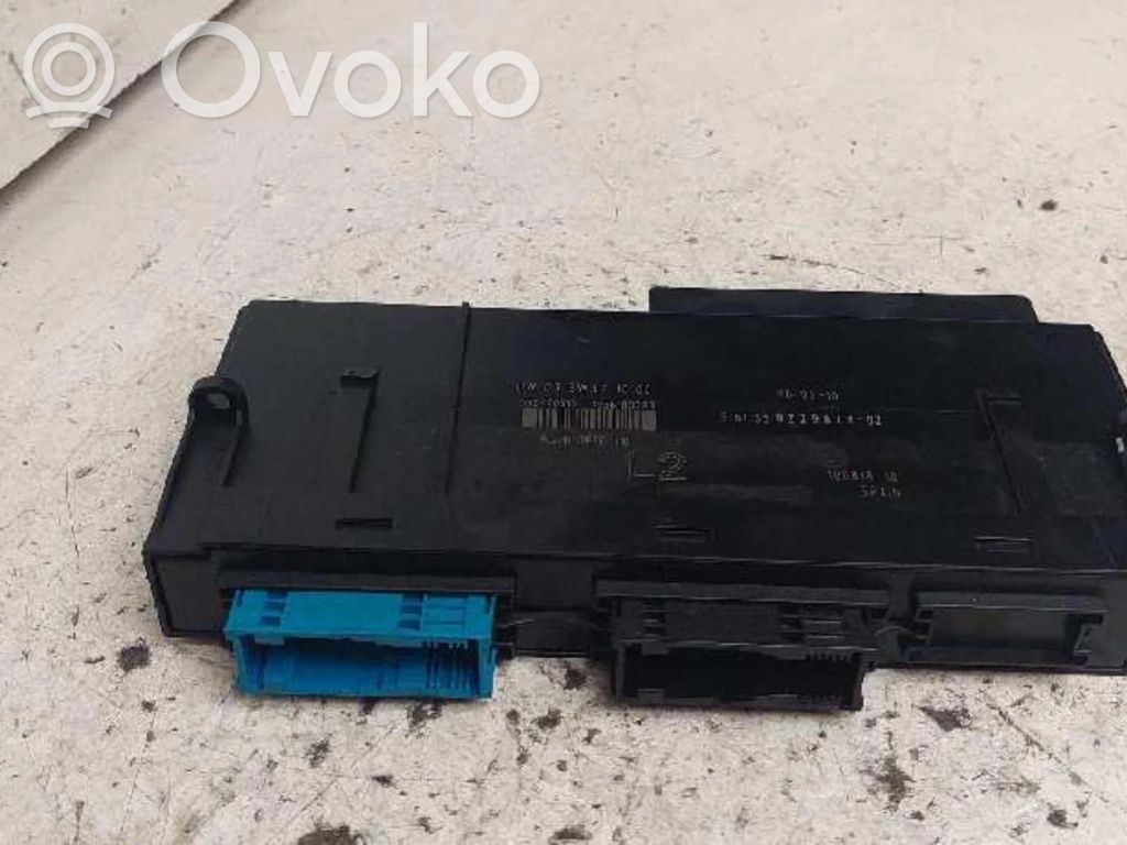 BMW 1 E81 E87 Variklio valdymo blokas 