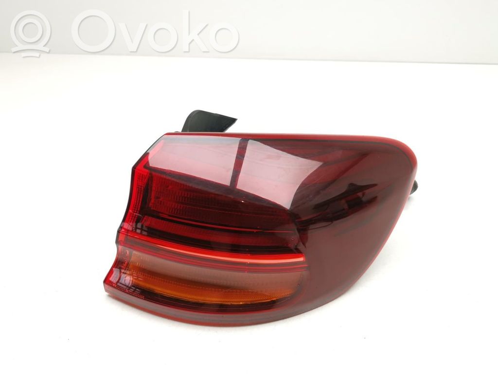 KIA Ceed Aizmugurējais lukturis virsbūvē 