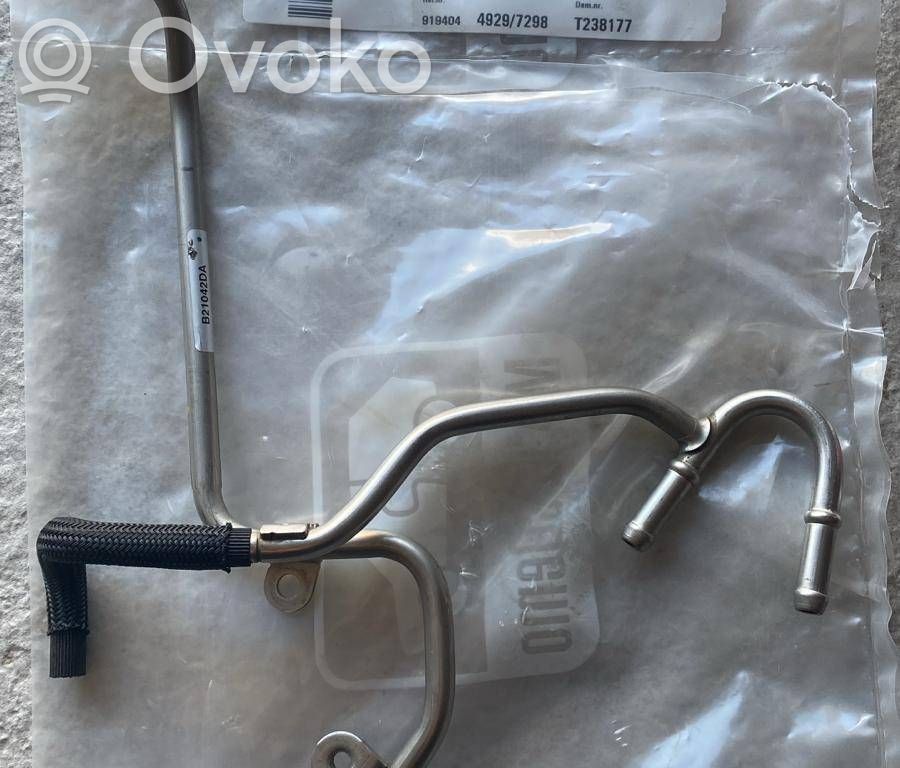 Volkswagen PASSAT B7 Conducte/furtunuri retur combustibil 