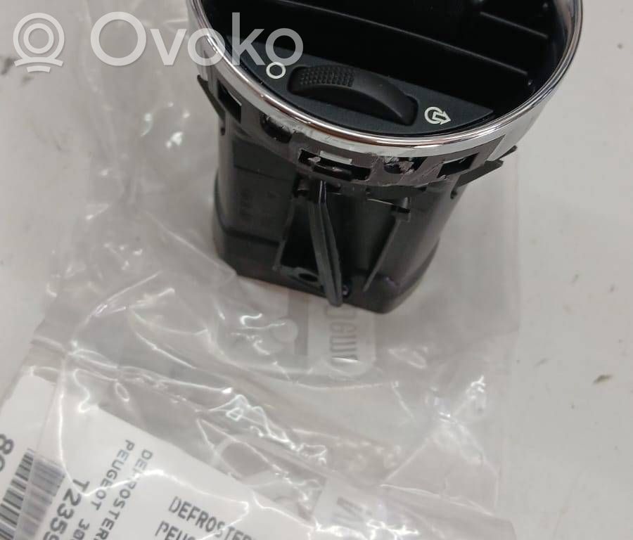 Peugeot 308 Dash center air vent grill 