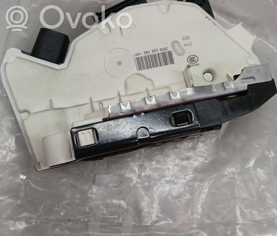 Skoda Fabia Mk2 (5J) Front door lock 