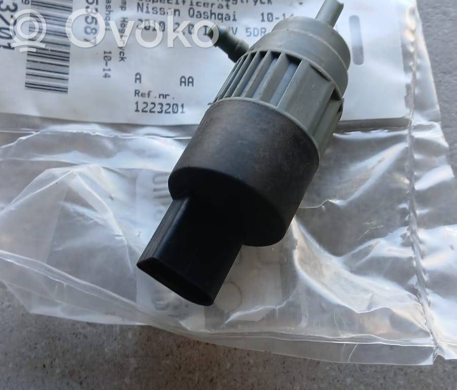 Nissan Qashqai Windscreen/windshield washer pump 