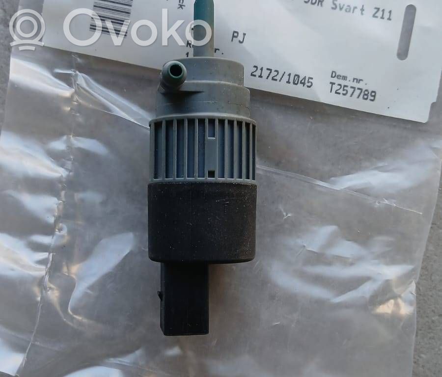 Nissan Qashqai Windscreen/windshield washer pump 