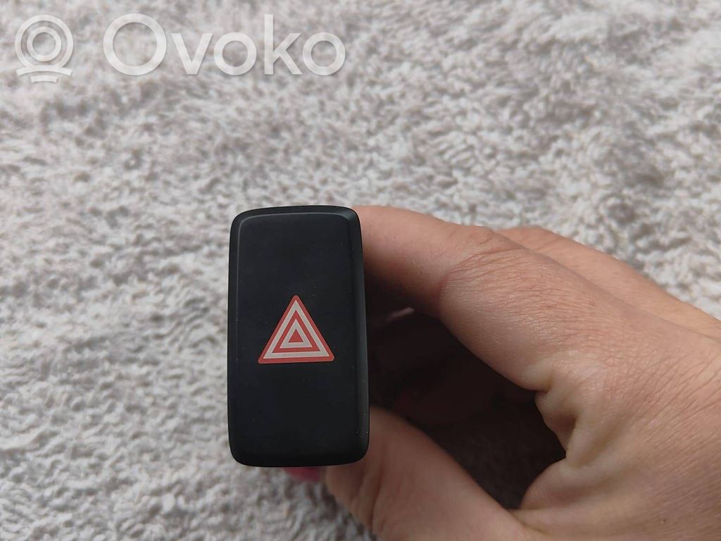KIA Ceed Hazard light switch 