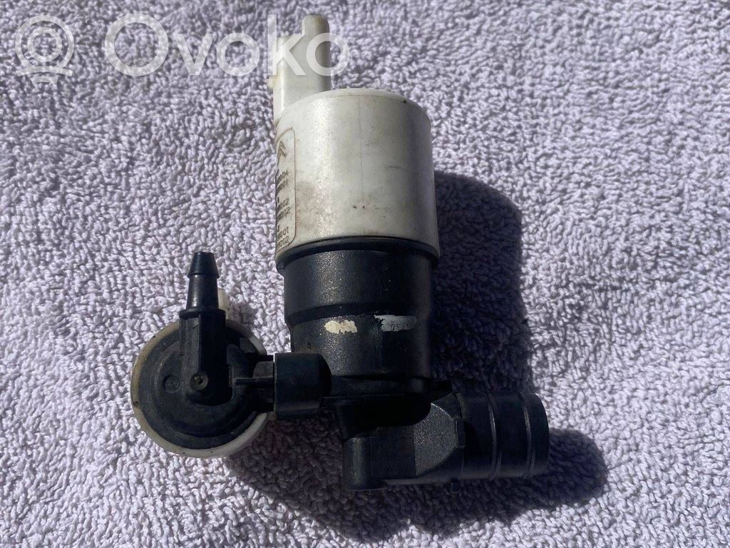Peugeot 308 Windscreen/windshield washer pump 