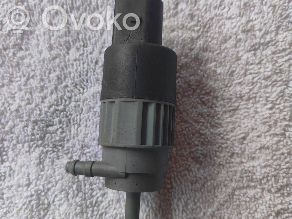 Nissan Qashqai Windscreen/windshield washer pump 