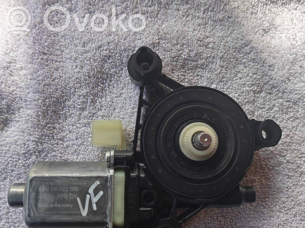 Audi A4 S4 B9 Motor del regulador de la ventanilla de la puerta delantera 