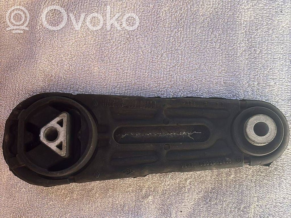 Renault Clio III Engine mount bracket 