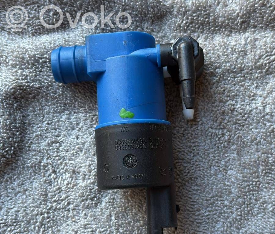 Renault Clio IV Windscreen/windshield washer pump 