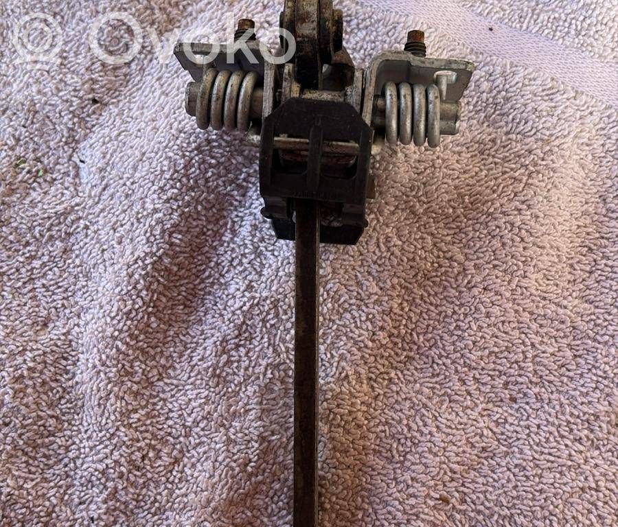 Opel Vectra C Etuoven pidätin 