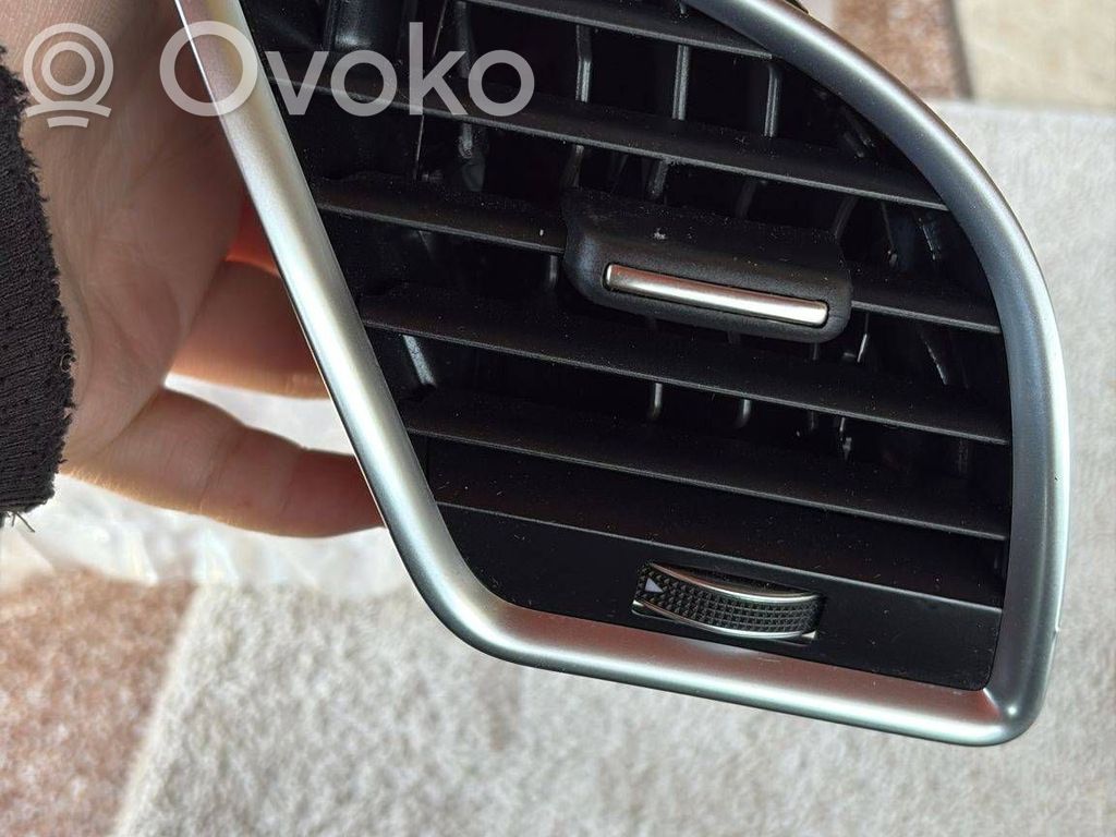 Audi A5 8T 8F Šoninės oro grotelės 