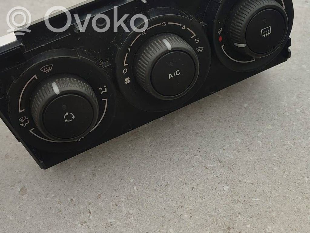 Peugeot 308 Climate control unit 