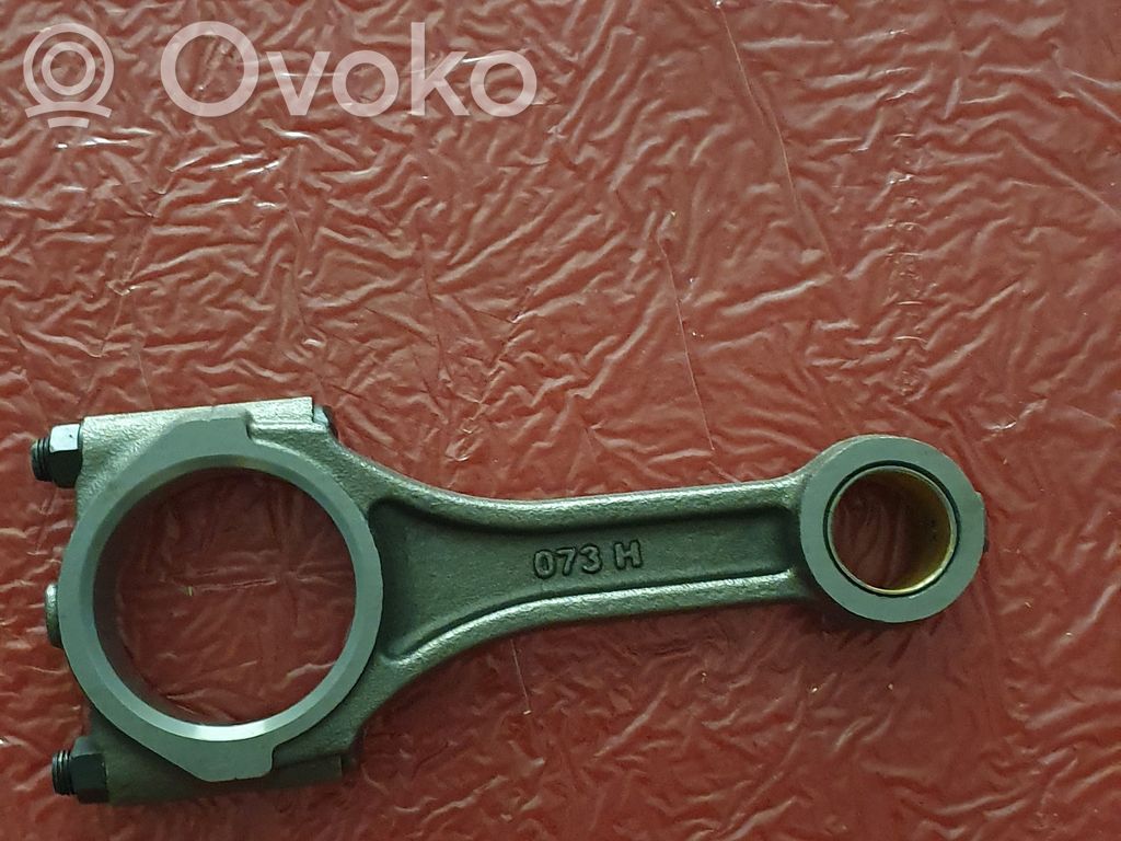 Nissan Navara D22 Connecting rod/conrod 